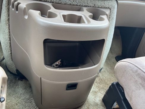 Used 2000 Ford E-150 and Econoline 150 image 15