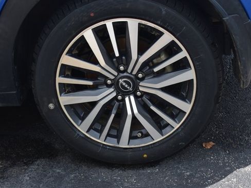 Used 2023 Nissan Kicks SV FWD image 6