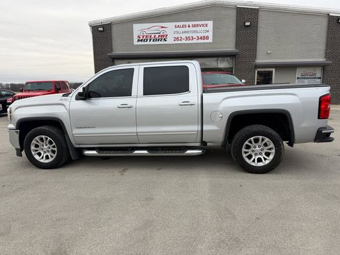 Used 2017 GMC Sierra 1500 SLE w/ SLE Value Package image 4