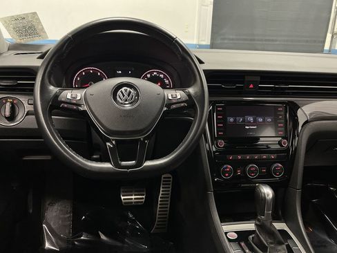 Used 2020 Volkswagen Passat 2.0T R-Line image 5
