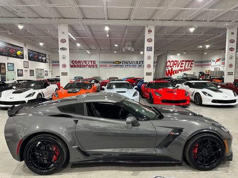 Used 2015 Chevrolet Corvette Z06 w/ Z07 Performance Package RWD image 6