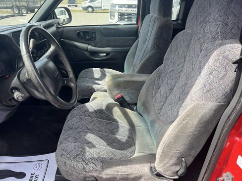 Used 2002 GMC Sonoma SLS w/ Marketing Option Pkg image 7