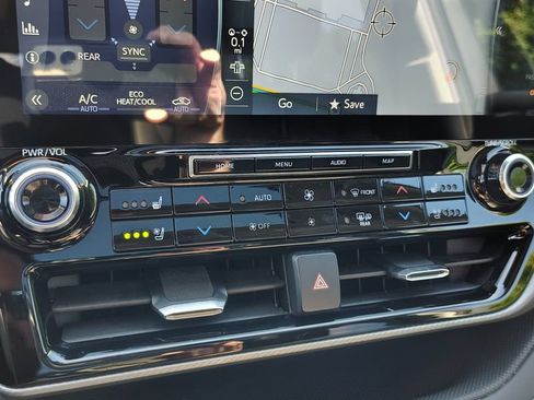 Used 2022 Toyota Highlander Platinum AWD/4WD image 35
