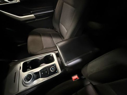 Used 2022 Ford Explorer XLT image 85