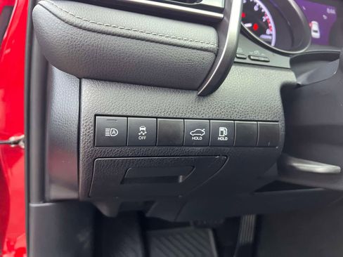 Used 2021 Toyota Camry SE image 18