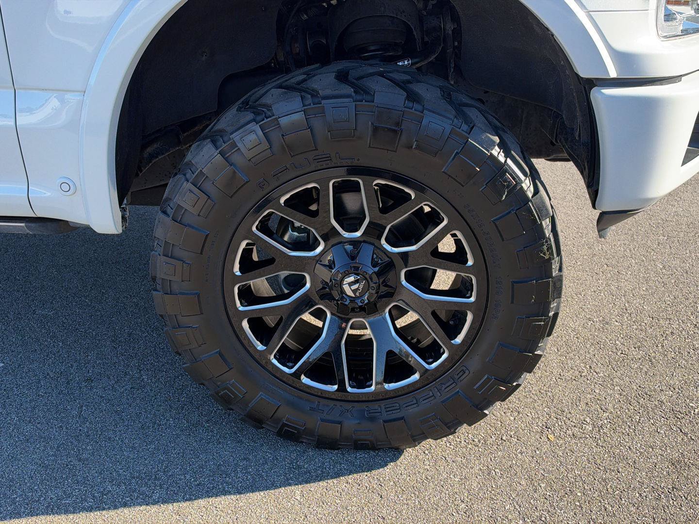 Used 2020 Ford F150 Platinum w/ Technology Package AWD/4WD image 9