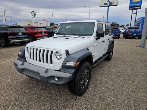 Used 2018 Jeep Wrangler Unlimited Sport AWD/4WD image 4