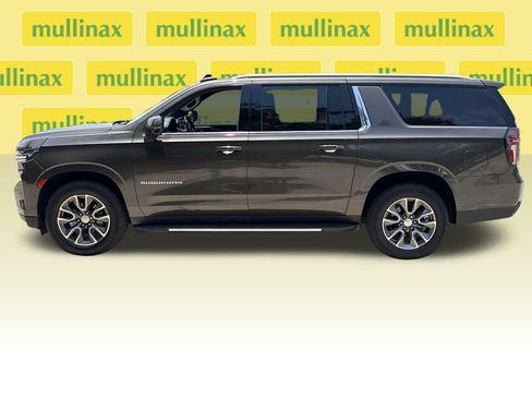 Used 2021 Chevrolet Suburban LT w/ LT Signature Package RWD image 11