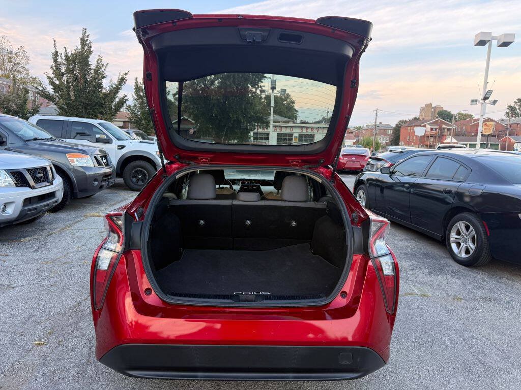 Used 2016 Toyota Prius Two FWD image 8