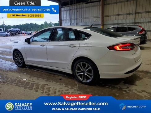 Used 2017 Ford Fusion SE w/ Equipment Group 201A FWD image 3
