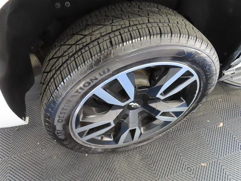 Used 2018 Chevrolet Tahoe Premier w/ RST 6.2L Performance Edition RWD image 8