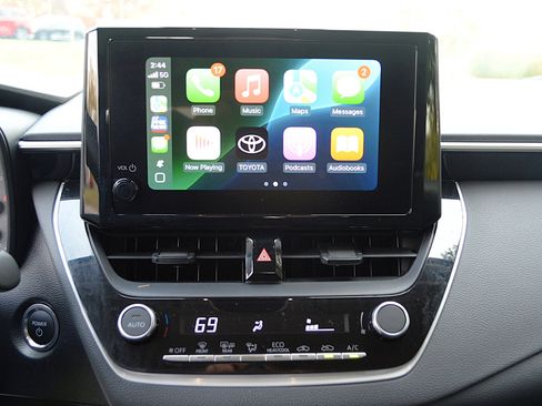 Used 2024 Toyota Corolla LE w/ LE Convenience Package image 22