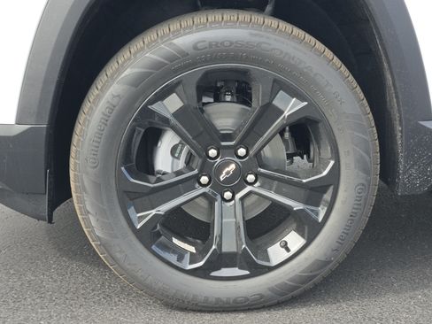 New 2026 Chevrolet Equinox LT w/ Convenience Package II FWD image 8