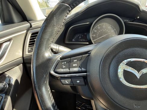 Used 2018 MAZDA MAZDA3 Touring FWD image 15