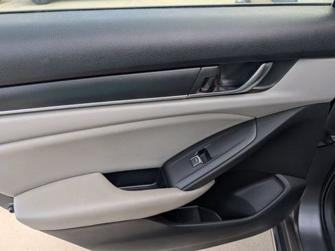 Used 2020 Honda Accord EX image 10