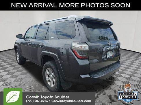 Used 2018 Toyota 4Runner SR5 AWD/4WD image 5