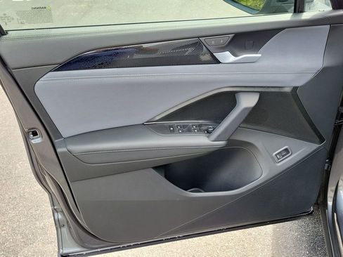 New 2026 Volkswagen Tiguan SE image 13