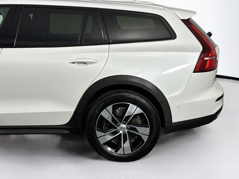 Used 2023 Volvo V60 B5 Cross Country Plus AWD/4WD image 43