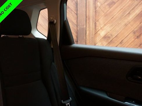 Used 2023 Nissan Rogue S image 56