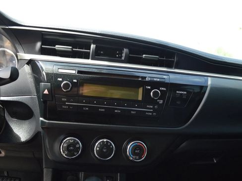 Used 2014 Toyota Corolla L w/ Protection Package FWD image 18