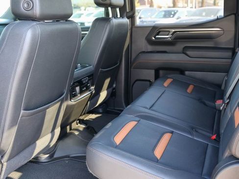 Used 2022 GMC Sierra 1500 AT4 w/ AT4 Preferred Package image 17