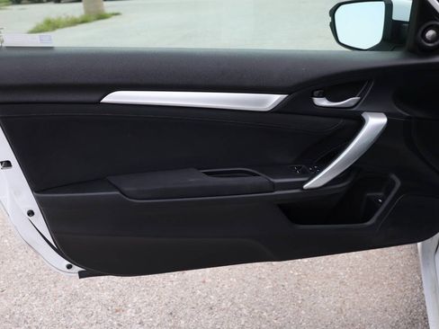 Used 2019 Honda Civic EX image 12