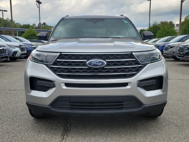 Used 2024 Ford Explorer XLT RWD image 2