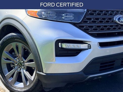 Used 2023 Ford Explorer XLT w/ Equipment Group 202A RWD image 3