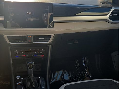 New 2026 Volkswagen Taos SE image 15