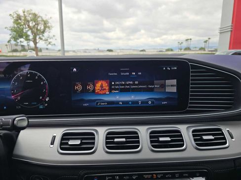 Used 2025 Mercedes-Benz GLE 53 AMG 4MATIC image 28