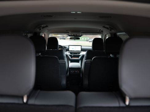 New 2026 Ford Explorer Active w/ Active Comfort Package image 13