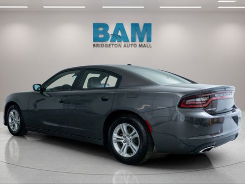 Used 2021 Dodge Charger SXT w/ Leather Interior Group RWD image 5