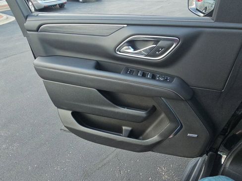 Used 2024 GMC Yukon SLT w/ SLT Premium Package AWD/4WD image 22