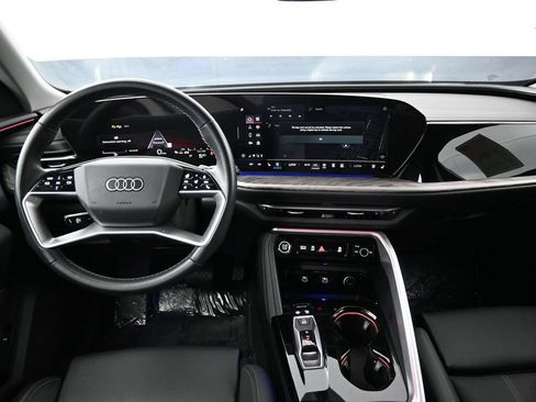 Used 2025 Audi Q5 Premium Plus w/ Premium Plus AWD/4WD image 11