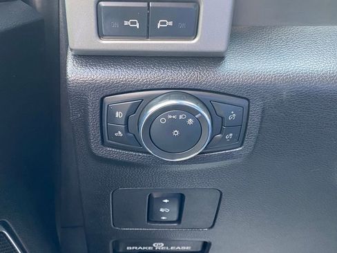 Used 2018 Ford F250 Lariat w/ Lariat Value Package AWD/4WD image 30