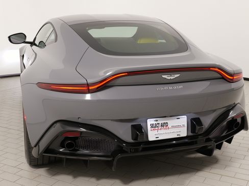Used 2019 Aston Martin V8 Vantage Coupe RWD image 18