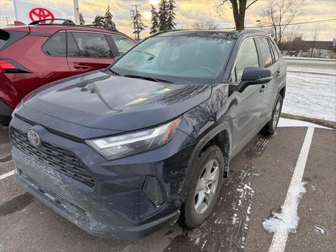 Certified 2022 Toyota RAV4 XLE image 1