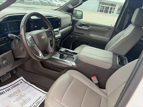 Used 2023 Chevrolet Silverado 1500 LTZ AWD/4WD image 16