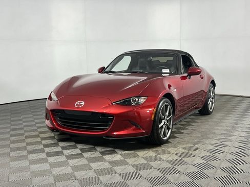 Used 2023 MAZDA MX-5 Miata Grand Touring image 3