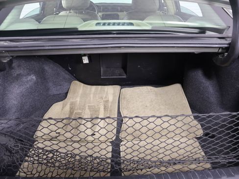 Used 2010 Buick Lucerne CXL image 18