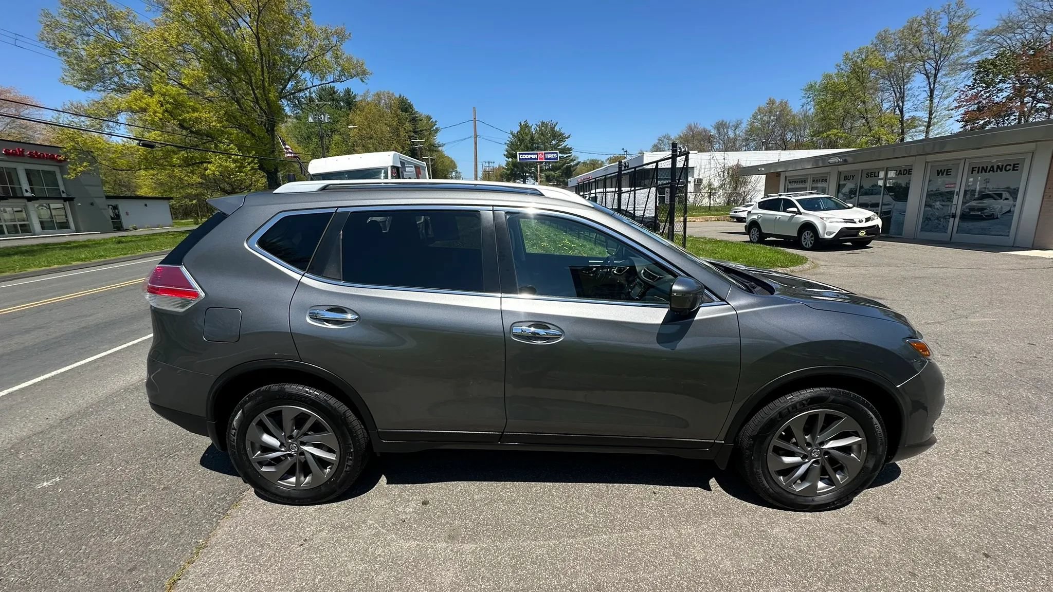 Used 2016 Nissan Rogue SL AWD/4WD image 4