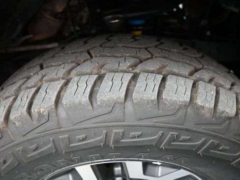 Used 2023 Toyota Tacoma TRD Off-Road AWD/4WD image 21