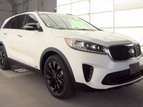 Used 2019 Kia Sorento S AWD/4WD image 4
