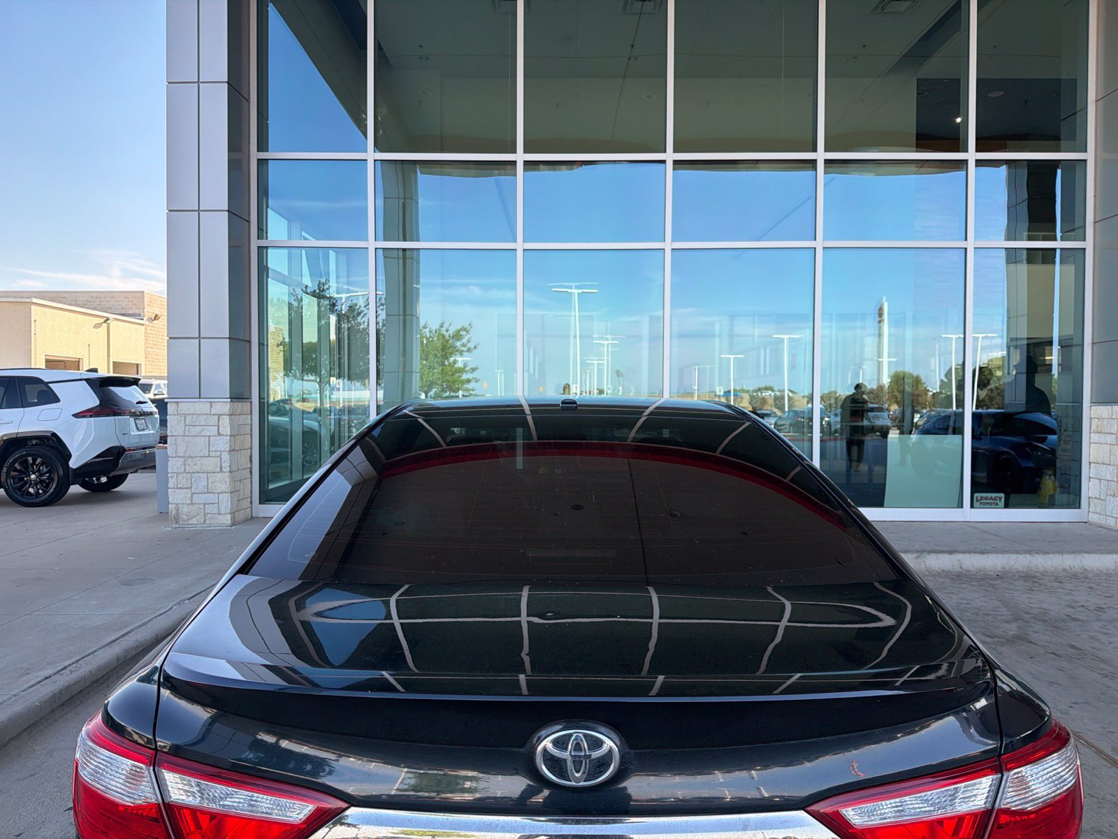 Used 2017 Toyota Camry XSE FWD image 16