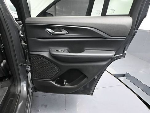 Used 2024 Jeep Grand Cherokee Altitude AWD/4WD image 43