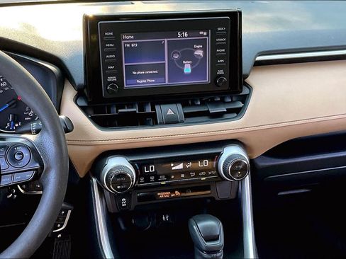 Used 2019 Toyota RAV4 LE w/ Carpet Mat Package AWD/4WD image 7