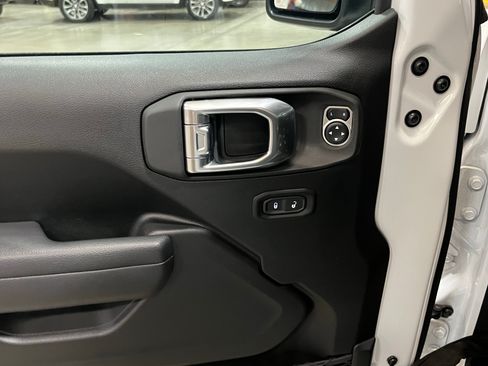 Certified 2025 Jeep Wrangler Unlimited Sport AWD/4WD image 16