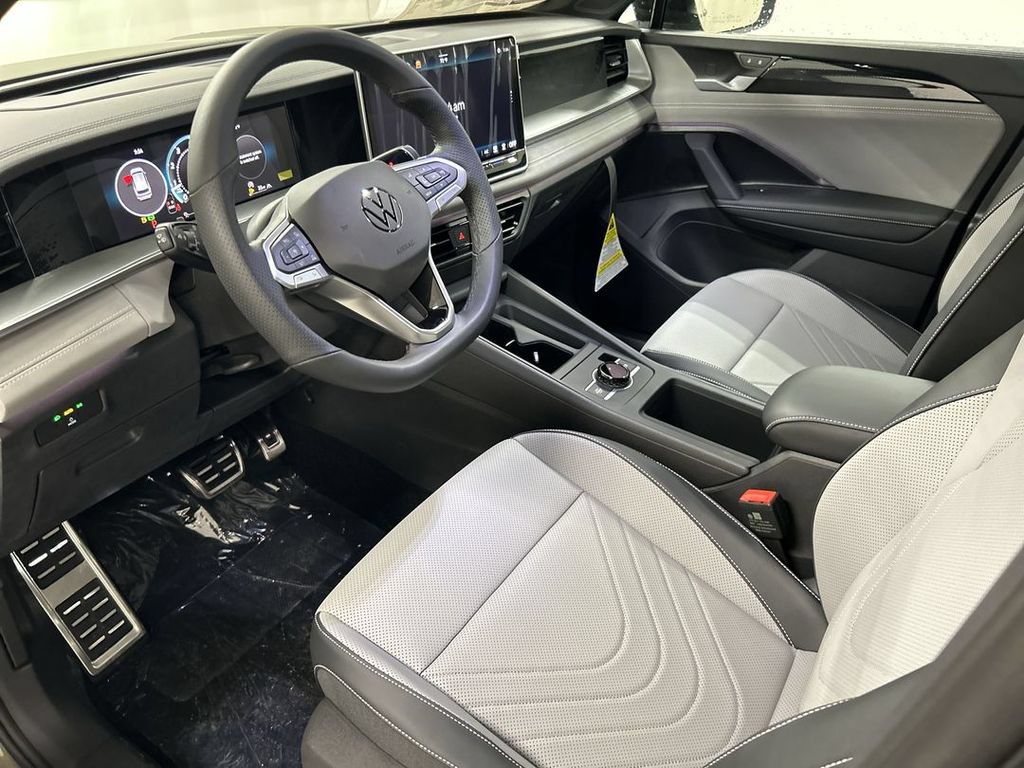 New 2026 Volkswagen Tiguan SE R-Line AWD/4WD image 9