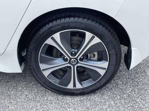 Used 2022 Nissan Leaf SV Plus image 12