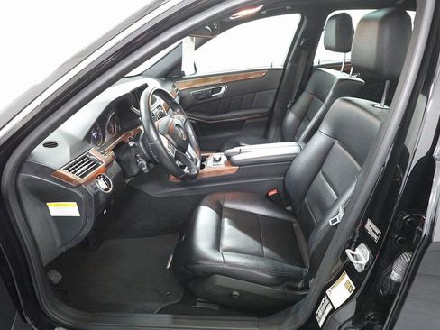 Used 2013 Mercedes-Benz E 350 4MATIC Sedan image 9